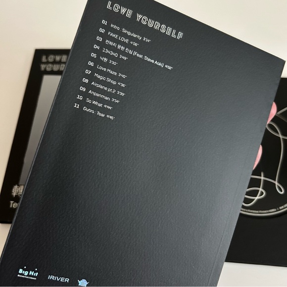 BTS Love Yourself Tear R Version Album with Yoongi Suga Photocard - Picture 9 of 15